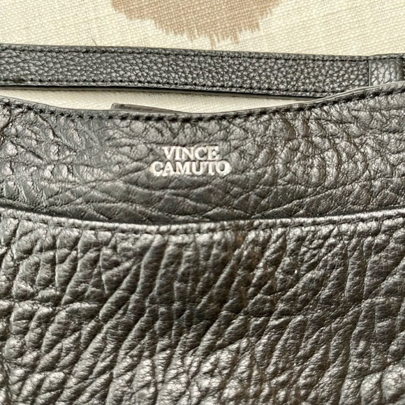 VINCE CAMUTO, NWOT, BLACK PURSE WITH CROSSBODY STRAP. - Picture 6 of 8
